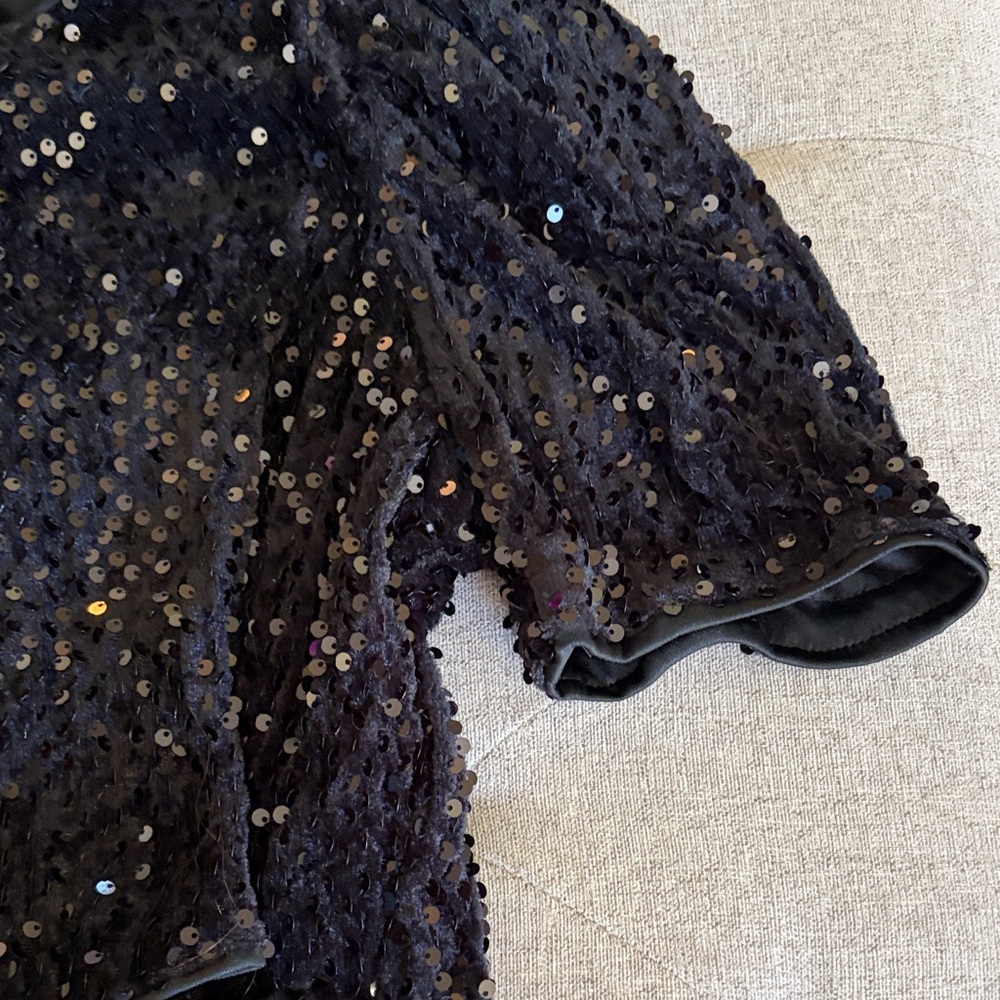 Sequin Tie-Front Crop Top - Black - Picture 6 of 9